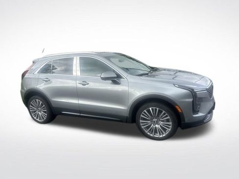 Used 2025 Cadillac XT4 Premium Luxury w/ Technology Package AWD/4WD image 4