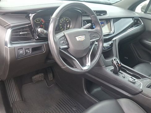 Used 2020 Cadillac XT6 Premium Luxury image 15