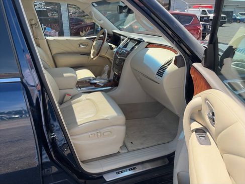 Used 2015 INFINITI QX80 4WD w/ Deluxe Technology Package image 12