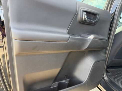 Used 2023 Toyota Tacoma TRD Sport w/ Technology Package image 21