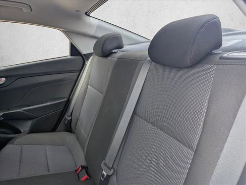 Used 2022 Hyundai Accent SEL image 18