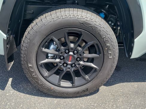 Certified 2026 Toyota Tundra Platinum w/ TRD Off-Road Package AWD/4WD image 9