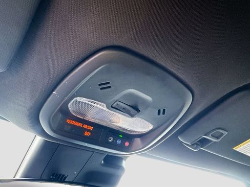 Used 2025 Buick Envista Sport Touring w/ Convenience I Package FWD image 18