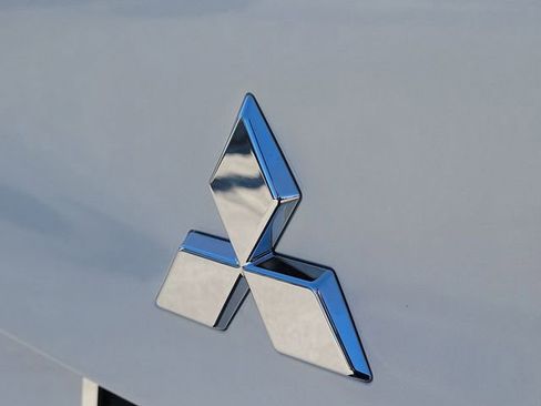 New 2026 Mitsubishi Outlander SEL image 8