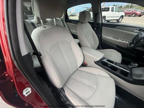 Used 2015 Hyundai Sonata SE FWD image 18