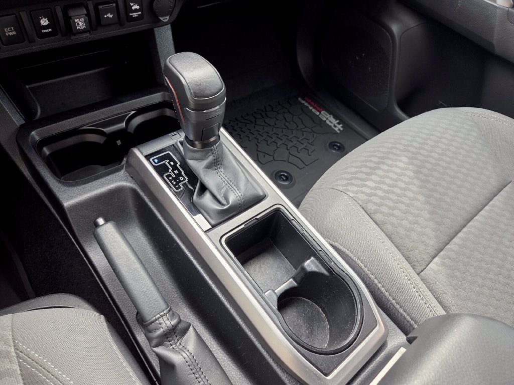 Used 2023 Toyota Tacoma SR5 RWD image 28