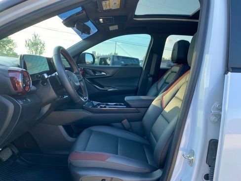Used 2026 Chevrolet Equinox RS w/ LPO, Floor Liner Package FWD image 26