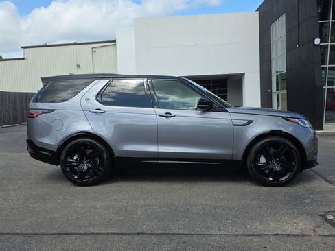 Used 2024 Land Rover Discovery Dynamic SE AWD/4WD image 6