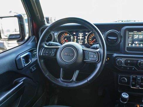 Used 2021 Jeep Gladiator Sport image 13