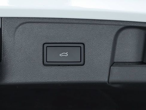 New 2026 Volkswagen Atlas SE FWD image 30