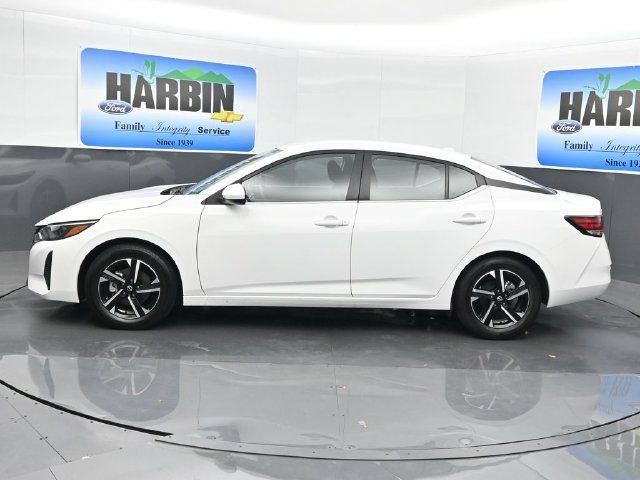 Used 2025 Nissan Sentra SV FWD image 2