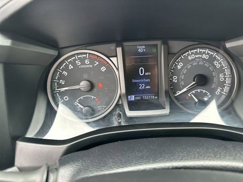 Used 2021 Toyota Tacoma TRD Sport image 12