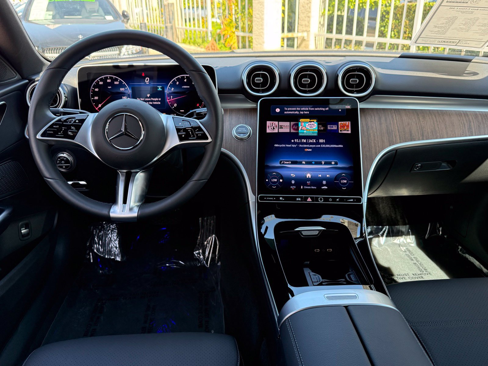 Used 2025 Mercedes-Benz C 300 Sedan image 40