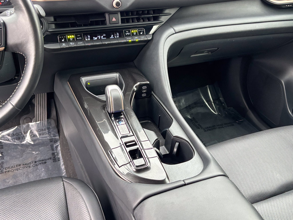 Used 2025 Toyota Crown AWD/4WD image 26