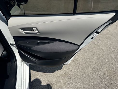 Used 2025 Toyota Corolla LE image 29