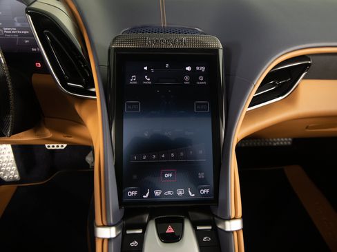 Certified 2025 Ferrari Roma Spider RWD image 29