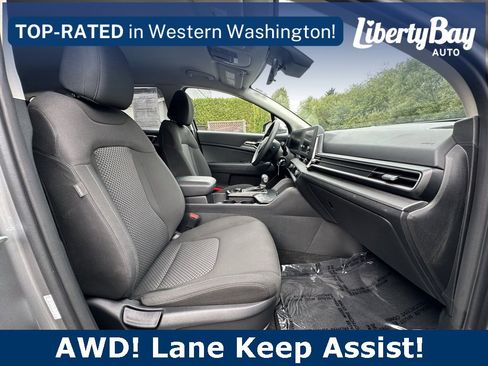 Used 2024 Kia Sportage LX image 11