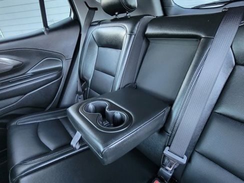 Used 2024 GMC Terrain SLT image 50