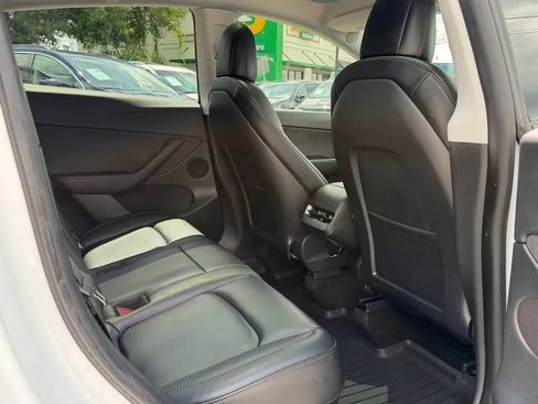 Used 2022 Tesla Model Y Performance AWD/4WD image 8