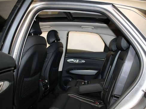 Used 2023 Genesis GV70 2.5T w/ Advanced Package image 8