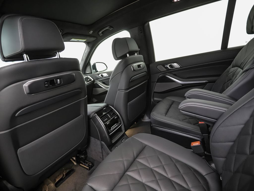 Used 2027 BMW X7 xDrive40i w/ M Sport Package AWD/4WD image 21