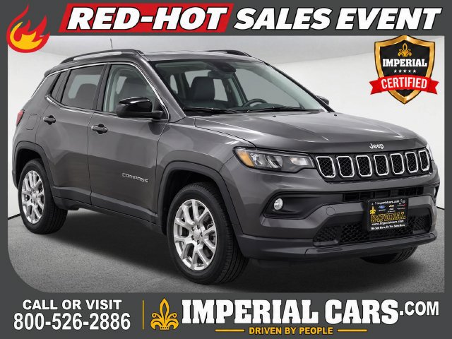 Used 2023 Jeep Compass Latitude AWD/4WD image 1