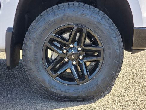 Used 2024 Chevrolet Silverado 1500 Custom Trail Boss image 9