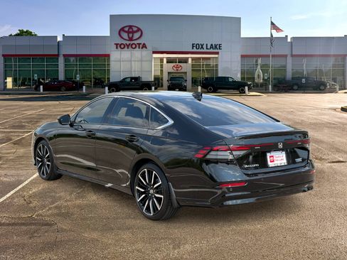 Used 2024 Honda Accord Touring image 3