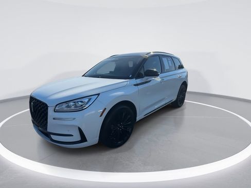 Used 2023 Lincoln Corsair Reserve w/ Equipment Group 201A AWD/4WD image 4