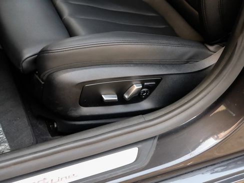 Used 2018 BMW 530i RWD image 43