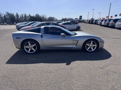Used 2005 Chevrolet Corvette Coupe w/ Preferred Equipment Group RWD image 6