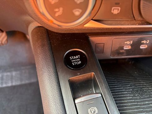 Used 2025 Nissan Kicks SV FWD image 29