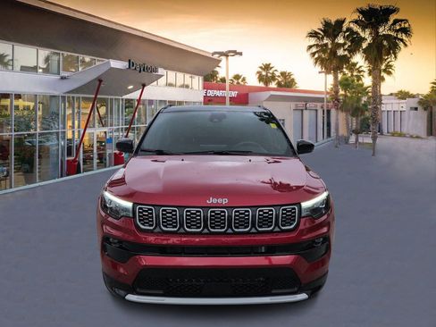 Certified 2024 Jeep Compass Limited w/ Elite Group AWD/4WD image 8