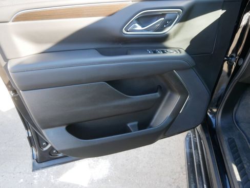 Used 2024 GMC Yukon SLE image 12