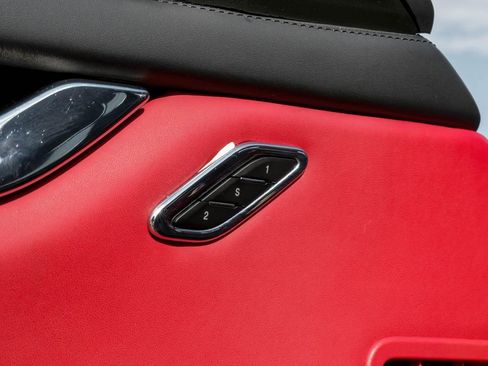 Used 2022 Maserati Quattroporte Trofeo image 49