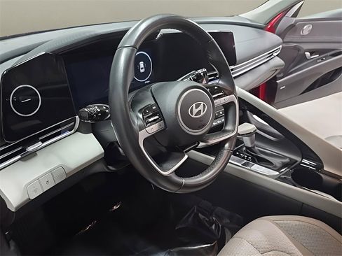 Certified 2024 Hyundai Elantra Limited image 12