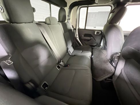 Used 2022 Jeep Gladiator Sport image 23
