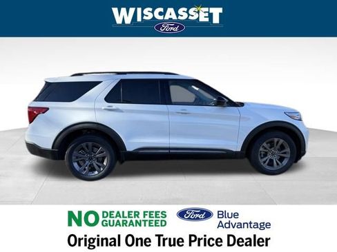 Certified 2022 Ford Explorer XLT w/ Equipment Group 202A image 6