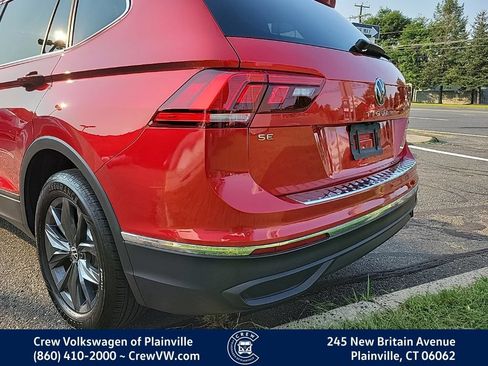 Certified 2023 Volkswagen Tiguan SE w/ Panoramic Sunroof Package AWD/4WD image 27