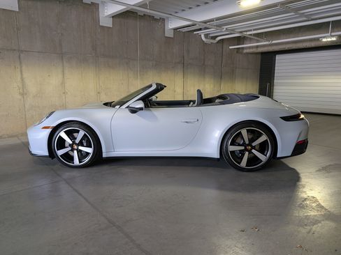 New 2025 Porsche 911 Carrera image 2