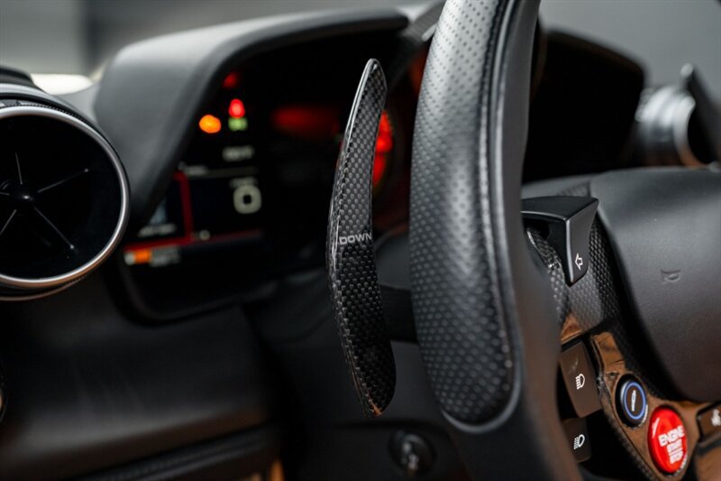 Used 2021 Ferrari F8 Tributo RWD image 27