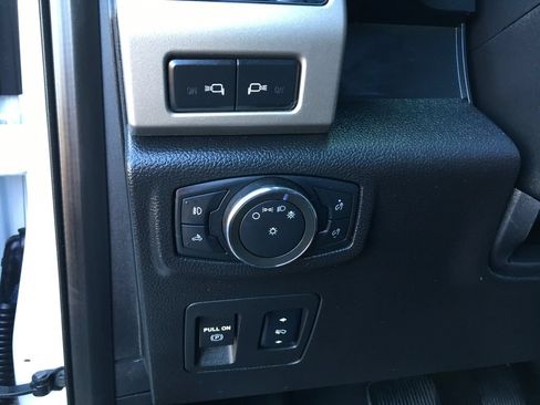 Used 2018 Ford F150 Lariat w/ Equipment Group 502A Luxury AWD/4WD image 20