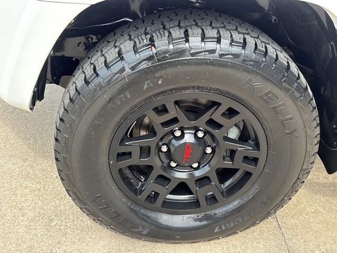 Used 2022 Toyota 4Runner SR5 Premium w/ Moonroof Package image 12