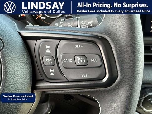 Used 2025 Jeep Wrangler Unlimited Rubicon AWD/4WD image 21