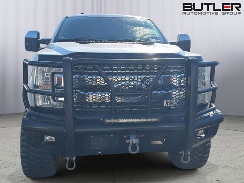 Used 2017 Ford F250 Lariat w/ Chrome Package AWD/4WD image 4