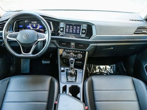Used 2024 Volkswagen Jetta SE image 12