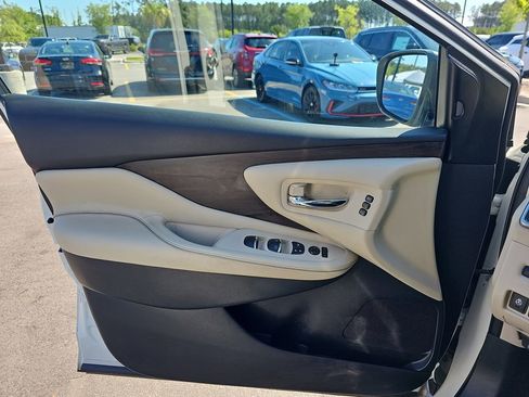 Used 2020 Nissan Murano Platinum FWD image 32