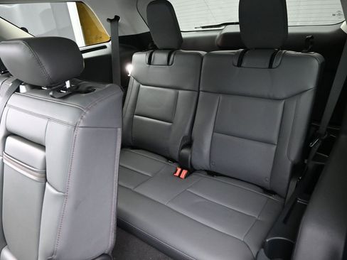 New 2025 Ford Explorer Active w/ Active Comfort Package image 25