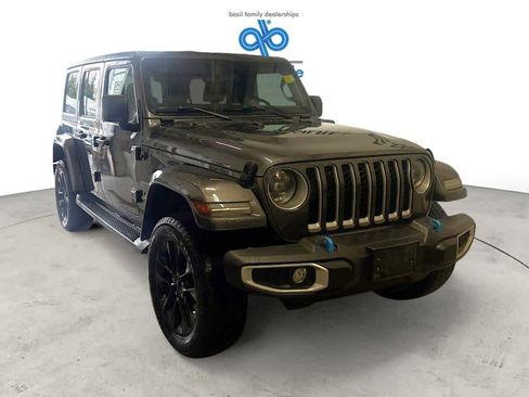 Used 2023 Jeep Wrangler Unlimited Sahara w/ Cold Weather Group AWD/4WD image 34