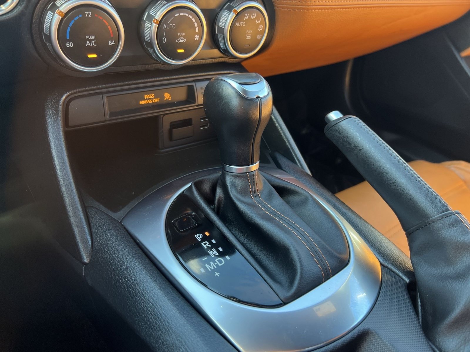 Used 2019 FIAT 124 Spider Lusso w/ Navigation & Sound Group RWD image 21